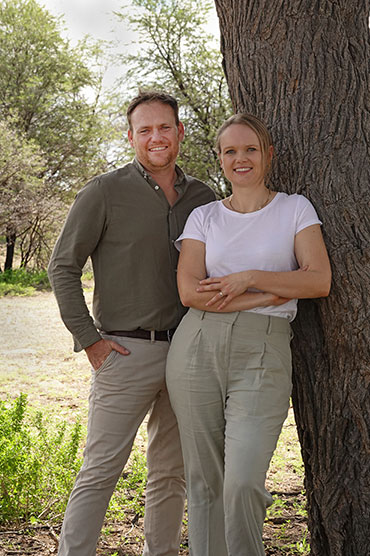 Gastgeber und Betreiber der Ombakata Farm Lodge in Namibia – freundliche Safari‑Gastgeber